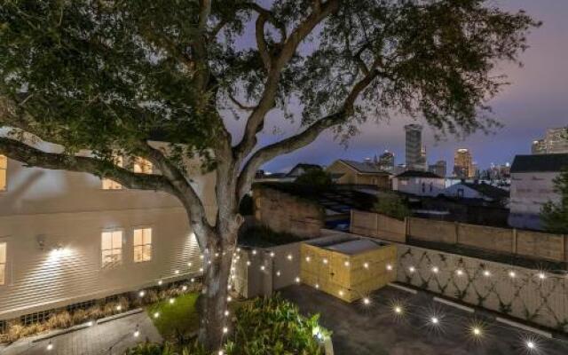 3BR Loft on Carondelet by Hosteeva