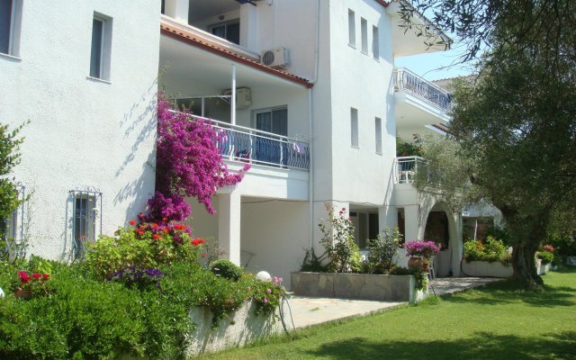 Xenios Faros Apartments