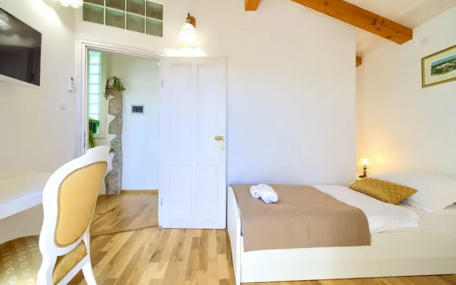 Tranquil Getaway Polje Villa With Pool