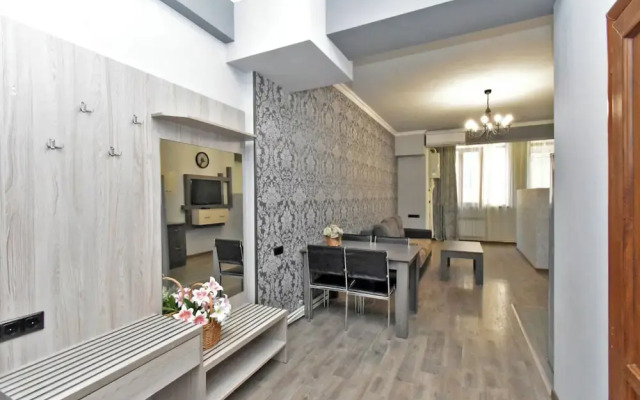 Apartment in Teryan street