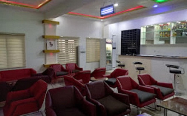 Time Oak Hotel and Suites Royale