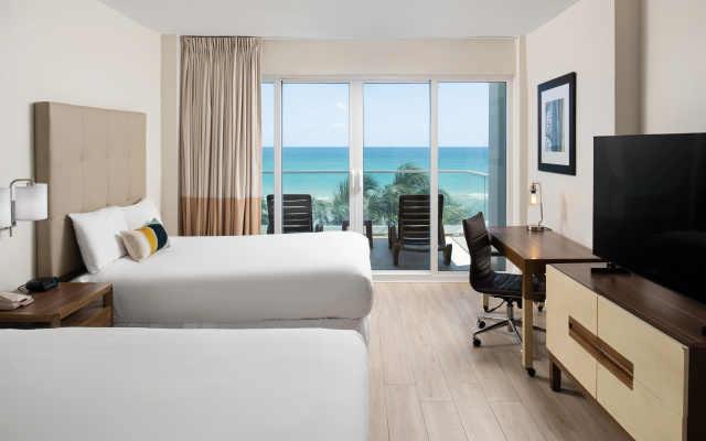 Sherry Frontenac Oceanfront Hotel - Image 2