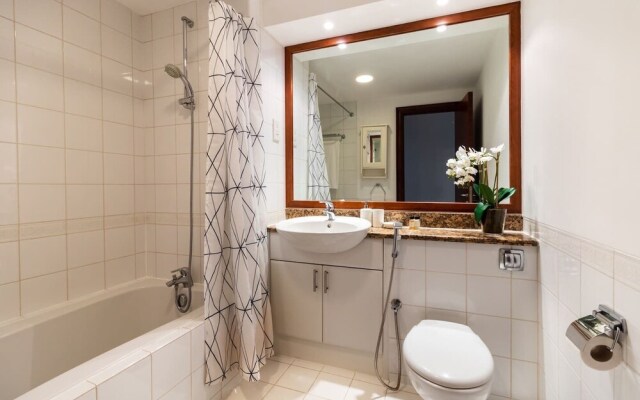 Elegant 3BR in Dubai Marina With Scenic Views!