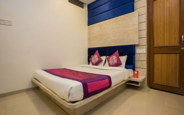 OYO 9903 Hotel Care Residency