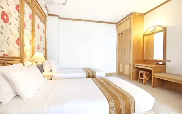 Rayong Chalet Hotel and Resort