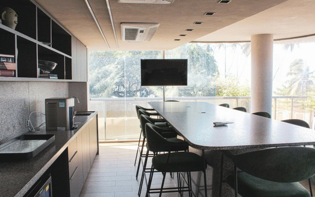 Setai Yacht Premium II - By Almare Flats