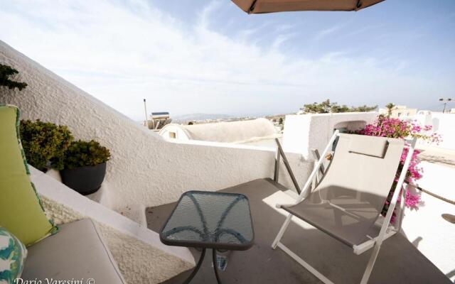 Santorinian Lava House