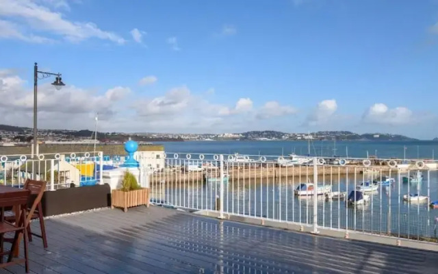 Quayside - Modern Apartment
