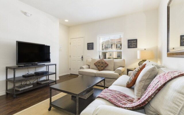 Lucaya Village - 2900 Edenshire 26-103