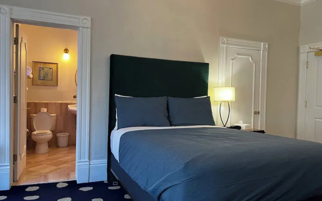 The Sterling Hotel