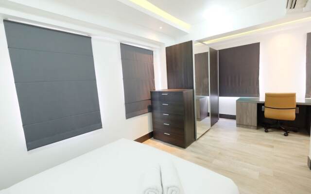 Spacious Apartment at Green Bay Pluit