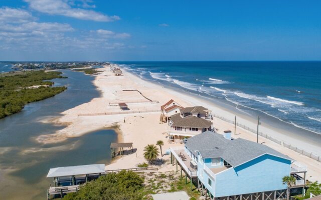 Beachfront Sapphire: Luxe 6 Bedroom Home