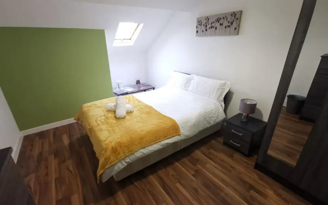 Oz Rooms Anfield Canon