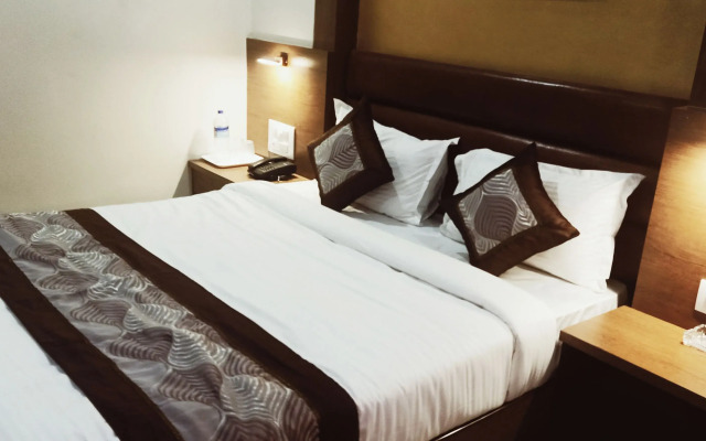 Hotel Crystal Luxury INN