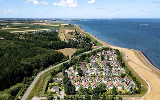 6-person House With a Beautiful Garden