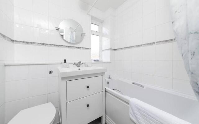 Milton Keynes Oldbrook Dexter-2BR by Homely Spaces
