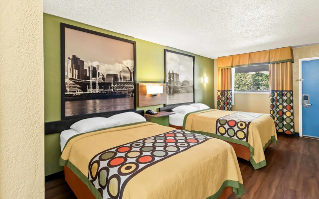 Super 8 by Wyndham Cincinnati/Springdale OH
