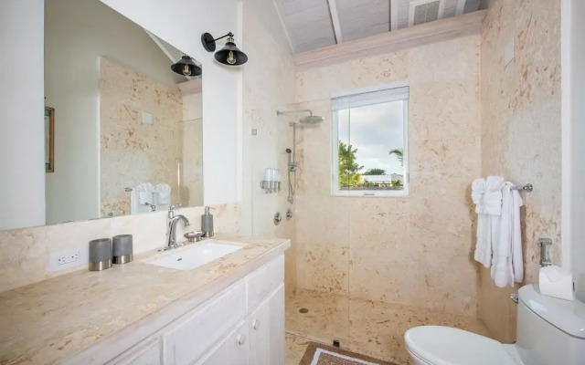 Wild Orchid Hideaway: Lux Beachfront Sanctuary