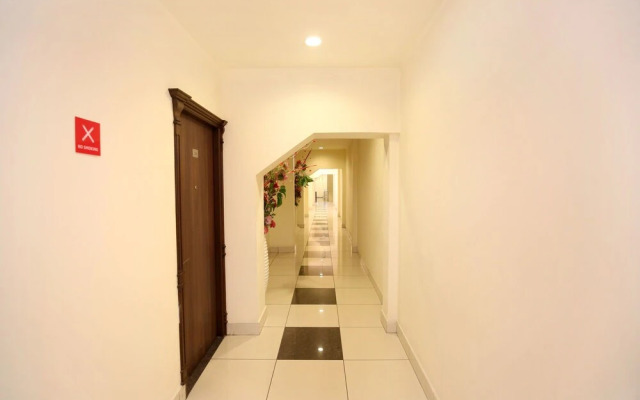OYO 12989 White Diamond Hotel