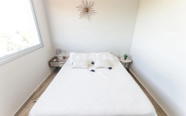 Tranquilo y cómodo apartamento en Villa Morra 2D006