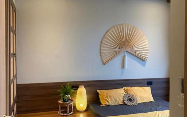 Na Vintage căn hộ 1 ngủ có bồn tắm, ban công view vịnh Hạ Long Cách biển 50m – Guest Rooms – Ha Long