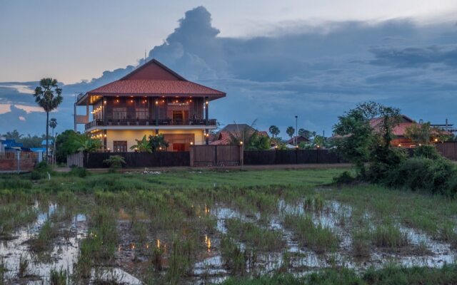 The Bayon Villa