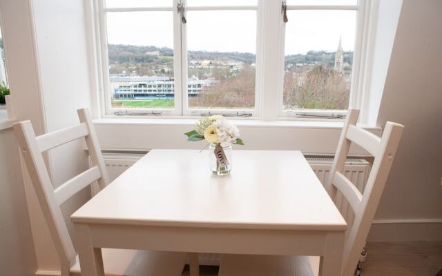 1 Bedroom Apartment With Views in Bath