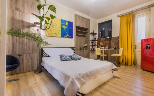 3 Min to Rustaveli Avenue