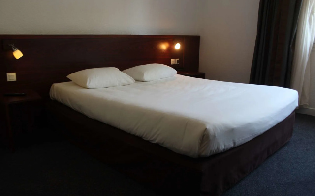 Hotel Kyriad Nemours