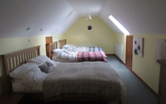 Kestrel, Longhouse Cottages