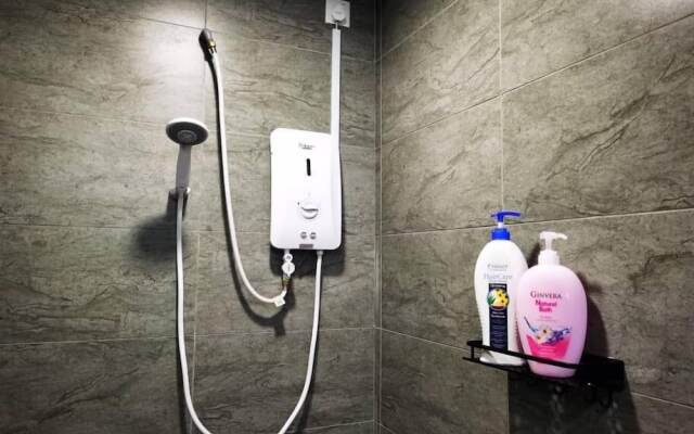 Woodsbury Suite by Homez Suite