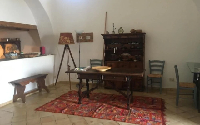 Lagave, Villa in Salina