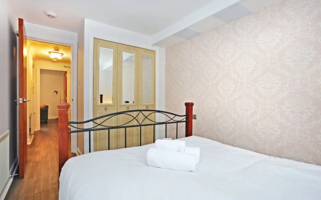 JOIVY Apartment Near The Royal Mile With Parking