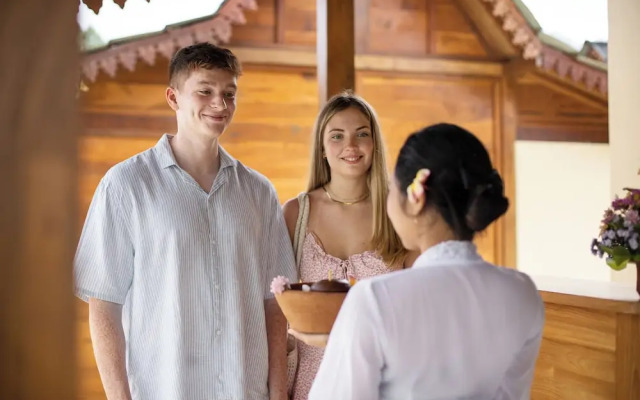 Devani Resort Sidemen