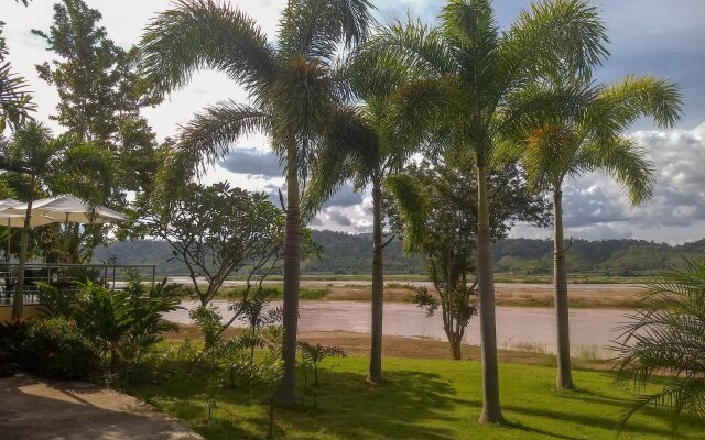 Mekong Riverside Resort & Camping