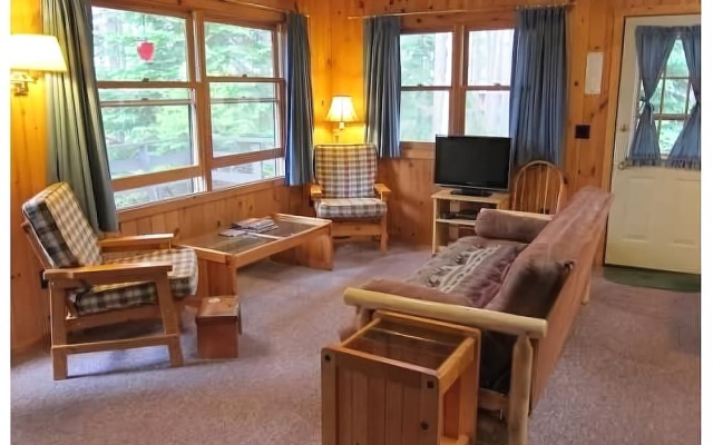 Timber Bay Lodge & Houseboats