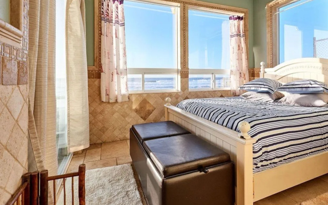 Admiral's Beach Retreat