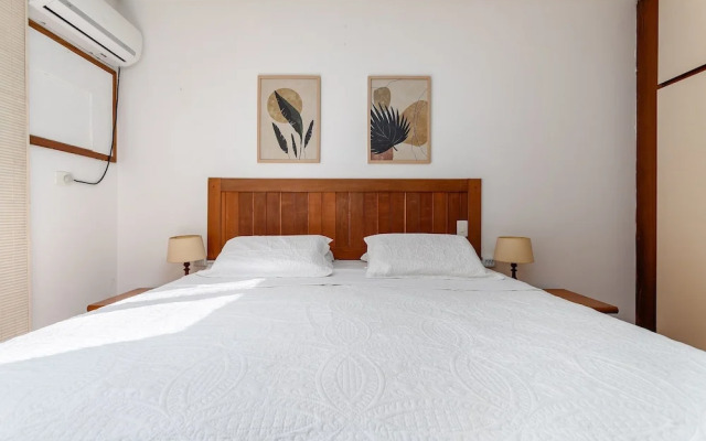 (902-A) Apartamento com Suíte no Coração Leblon