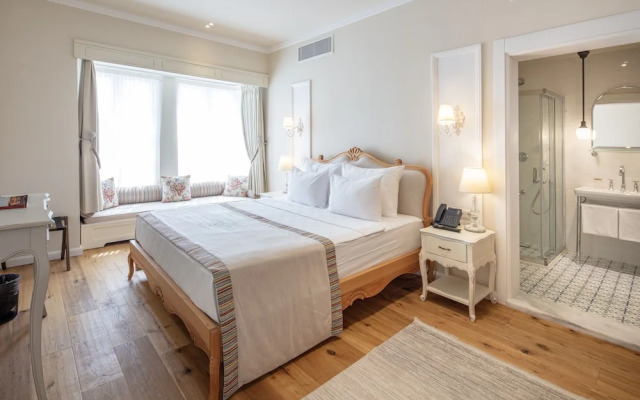 Rasim Palas (Adults Only +12)