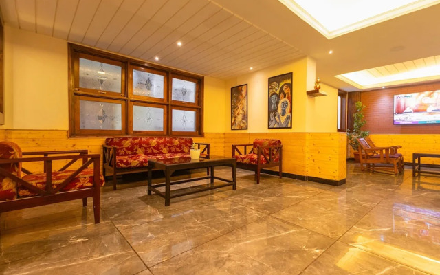 Sumitel Sanderling 500 meters from Mall Road