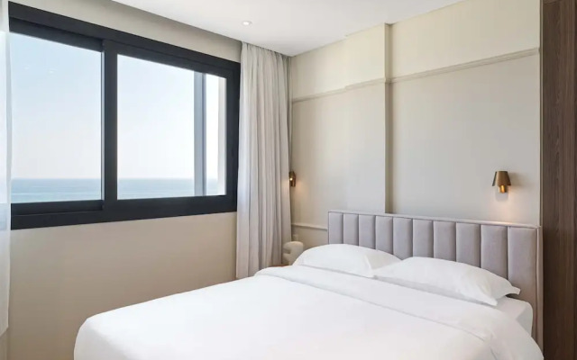 LIV Mackenzie Beach Suites