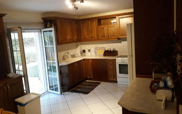 Luxury Country House in Kalamata / SP
