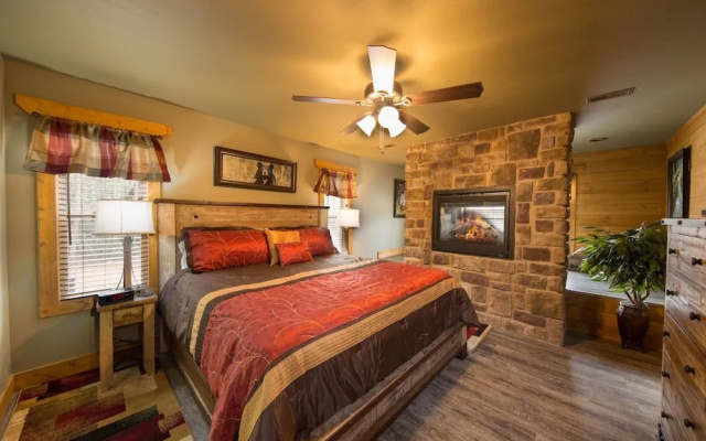 Gone Swimming 4 Bedrooms 4.5 Bathrooms Cabin