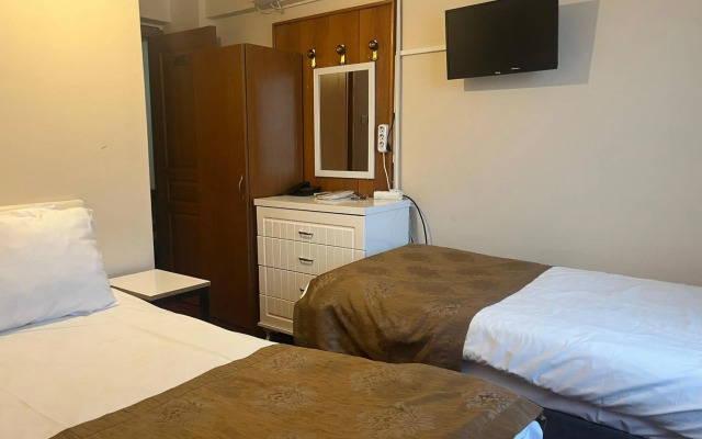 Istanbul Paris Hotel & Hostel