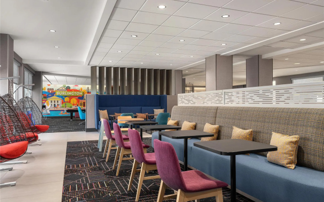Tru by Hilton Burlington