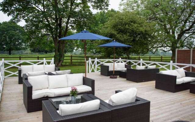 WorldHotels Distinctive Woughton House Hotel