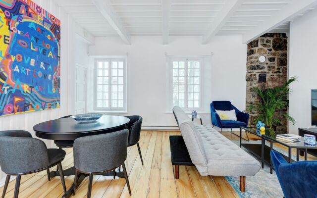 Place Jacques Cartier Apartments by Hometrotting