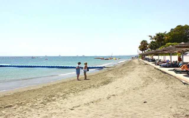 River Beach Apartments