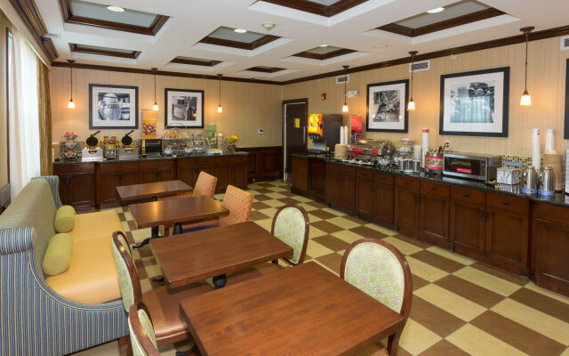 Hampton Inn Buffalo-Williamsville