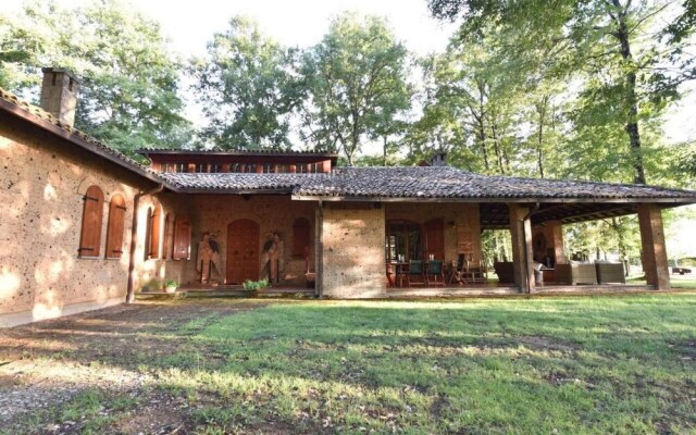 Charmy Country House